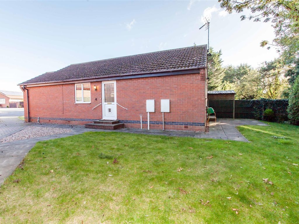 3 bed detached bungalow for sale in Woodland Grove, Barlborough, Chesterfield S43, £219,950