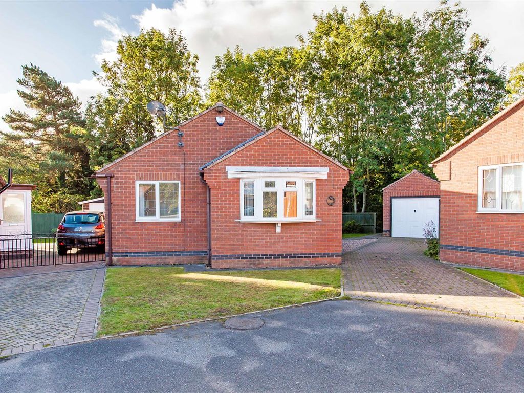 3 bed detached bungalow for sale in Woodland Grove, Barlborough, Chesterfield S43, £219,950