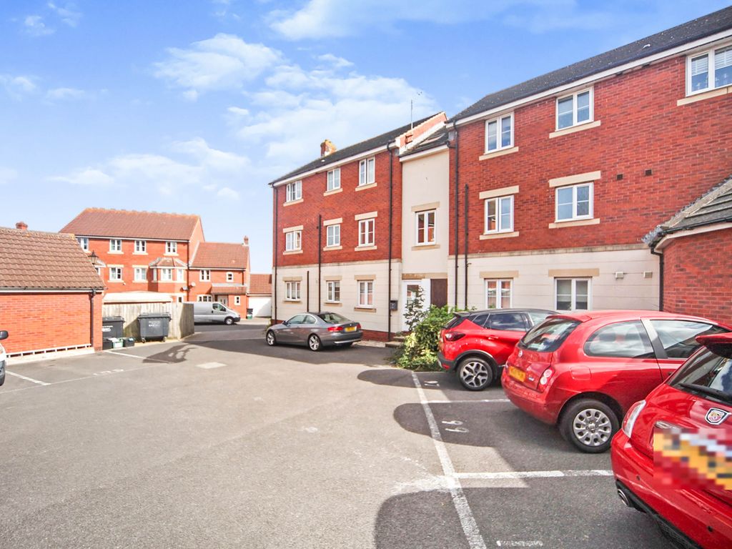 2 bed flat for sale in Merevale Way, Yeovil BA21, £150,000