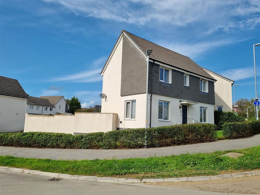 3 bed detached house for sale in Long Field Road, Launceston PL15, £289,000