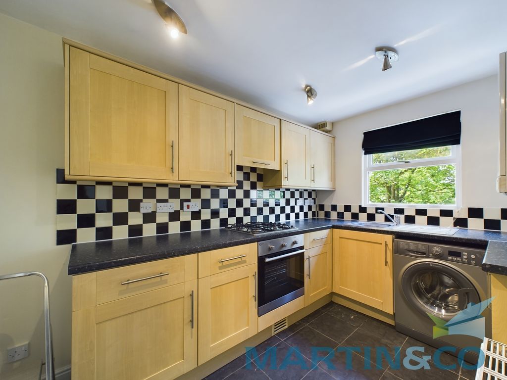 2 bed flat for sale in North Road, Liverpool L19, £200,000