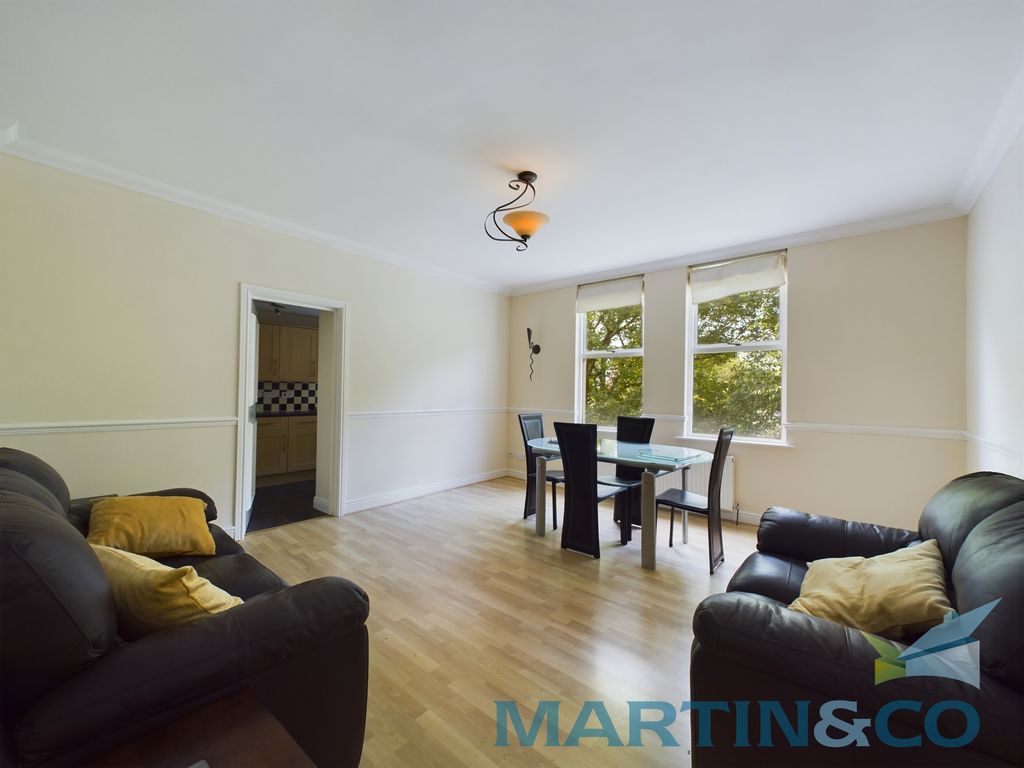 2 bed flat for sale in North Road, Liverpool L19, £200,000
