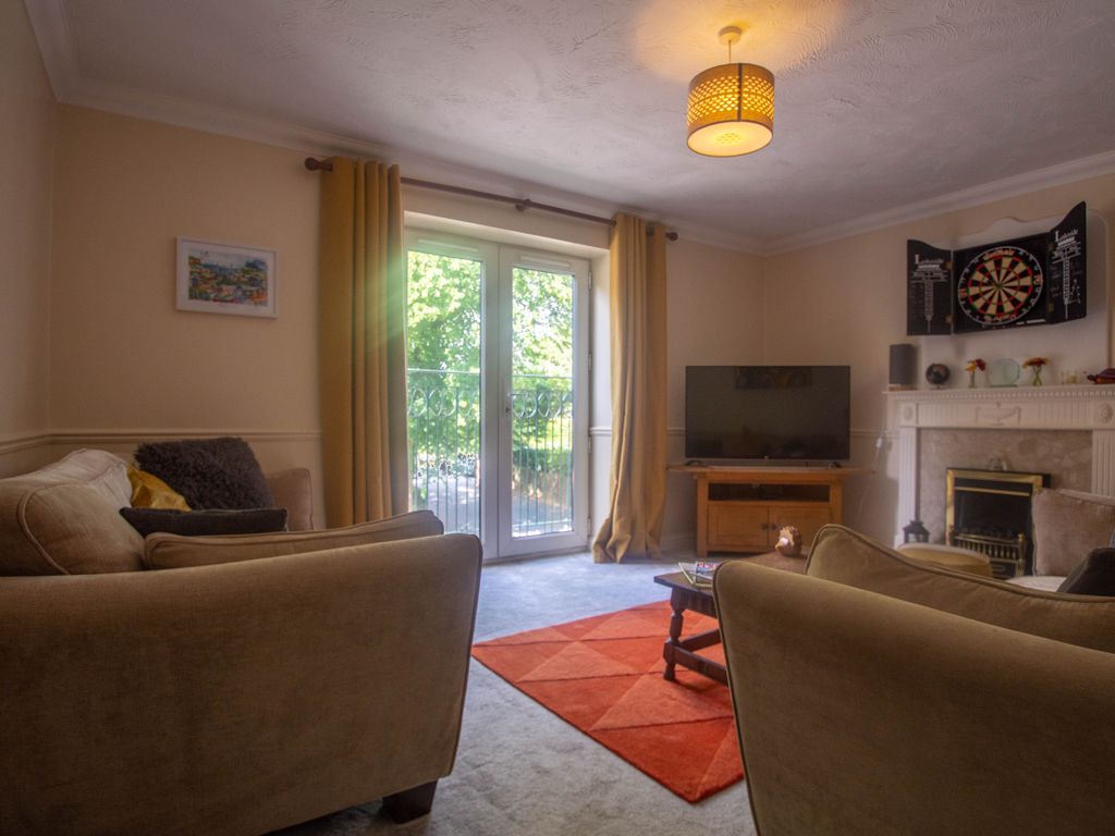 2 bed flat for sale in Thorpe Road, Peterborough, Cambridgeshire PE3, £180,000
