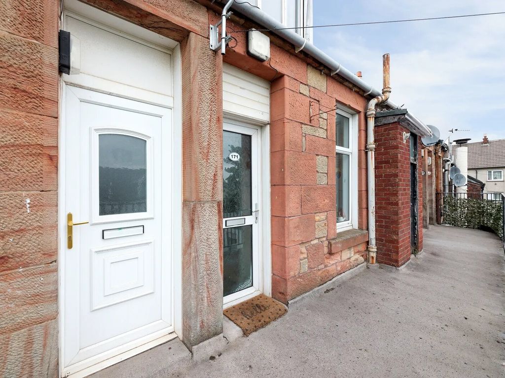 2 bed maisonette for sale in Low Waters Road, Hamilton ML3, £70,000