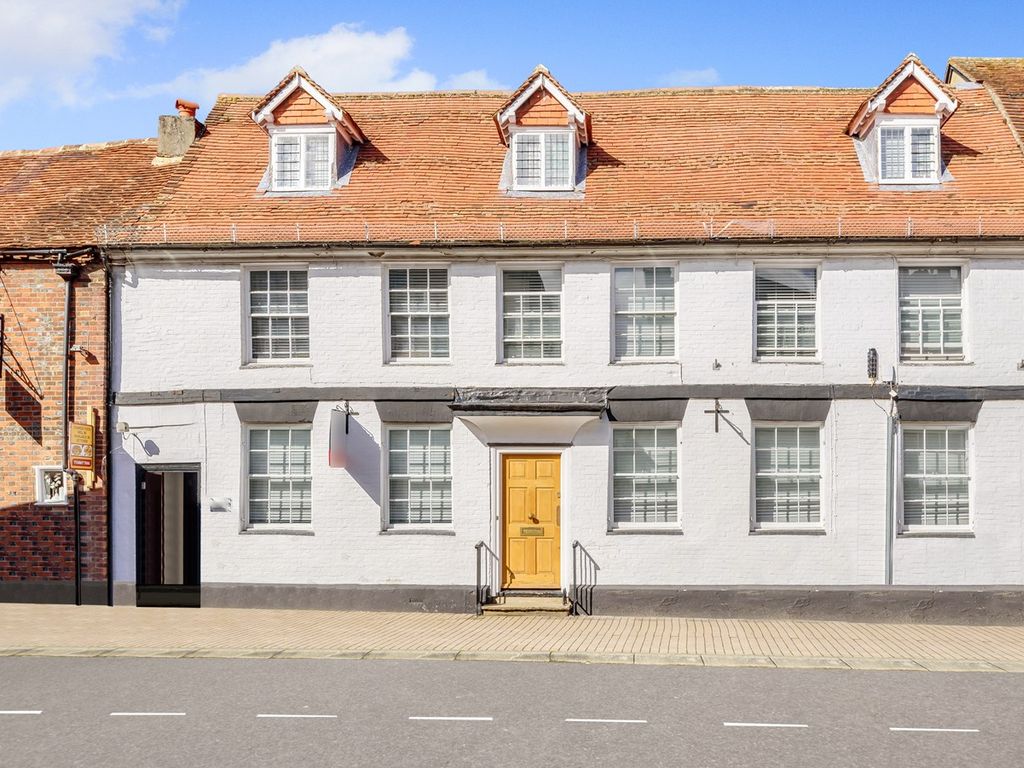 1 bed flat for sale in Newbury Street, Wantage OX12, £142,500