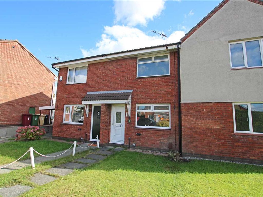 2 bed mews house for sale in Westbury Close, Westhoughton, Bolton BL5, £140,000