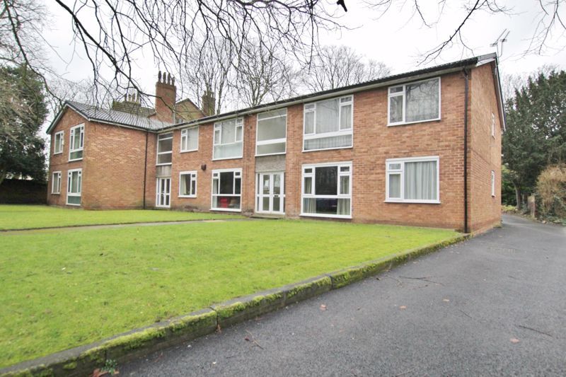 2 bed flat for sale in Elmsley Court, Mossley Hill, Liverpool L18, £200,000