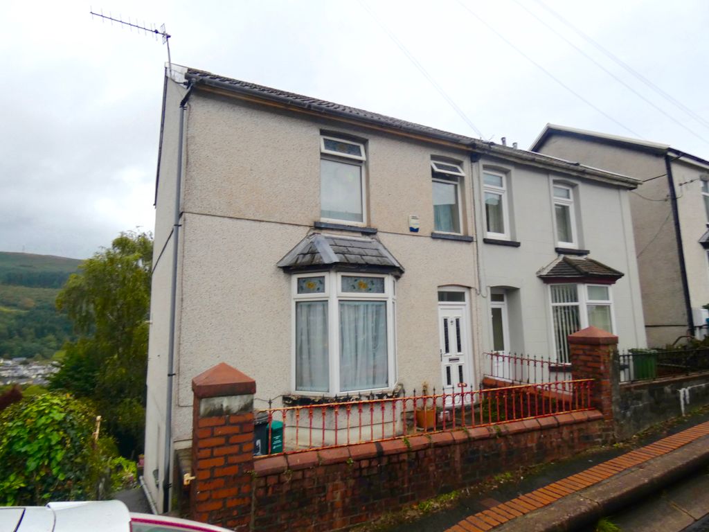 3 bed end terrace house for sale in Llanwonno Road, Mountain Ash CF45, £119,995