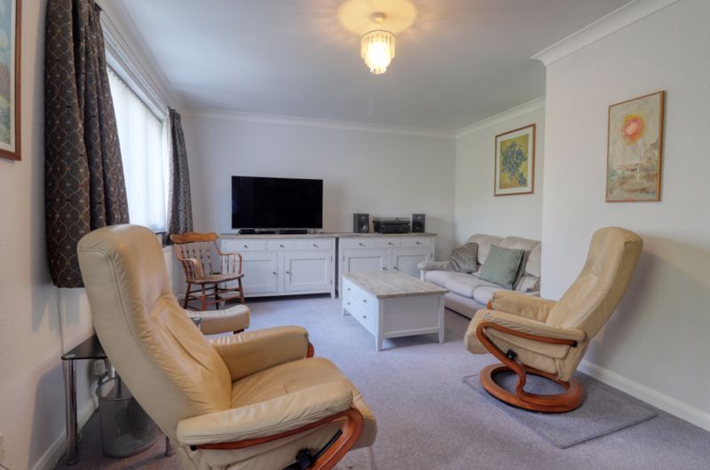 2 bed flat for sale in Cathedral Court, Scunthorpe DN17, £105,000