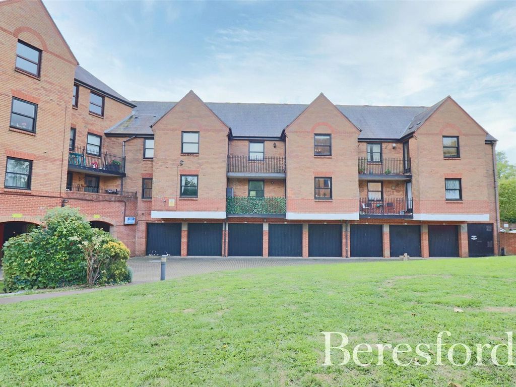 1 bed flat for sale in Chelmsford Road, Dunmow CM6, £175,000