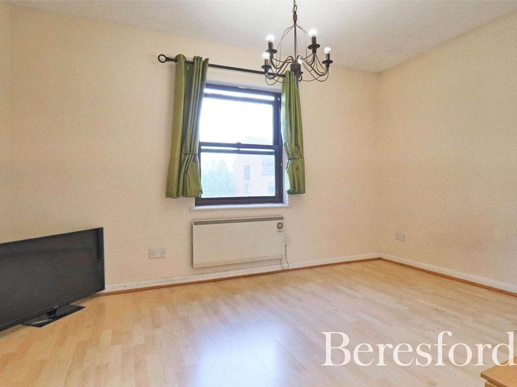 1 bed flat for sale in Chelmsford Road, Dunmow CM6, £175,000