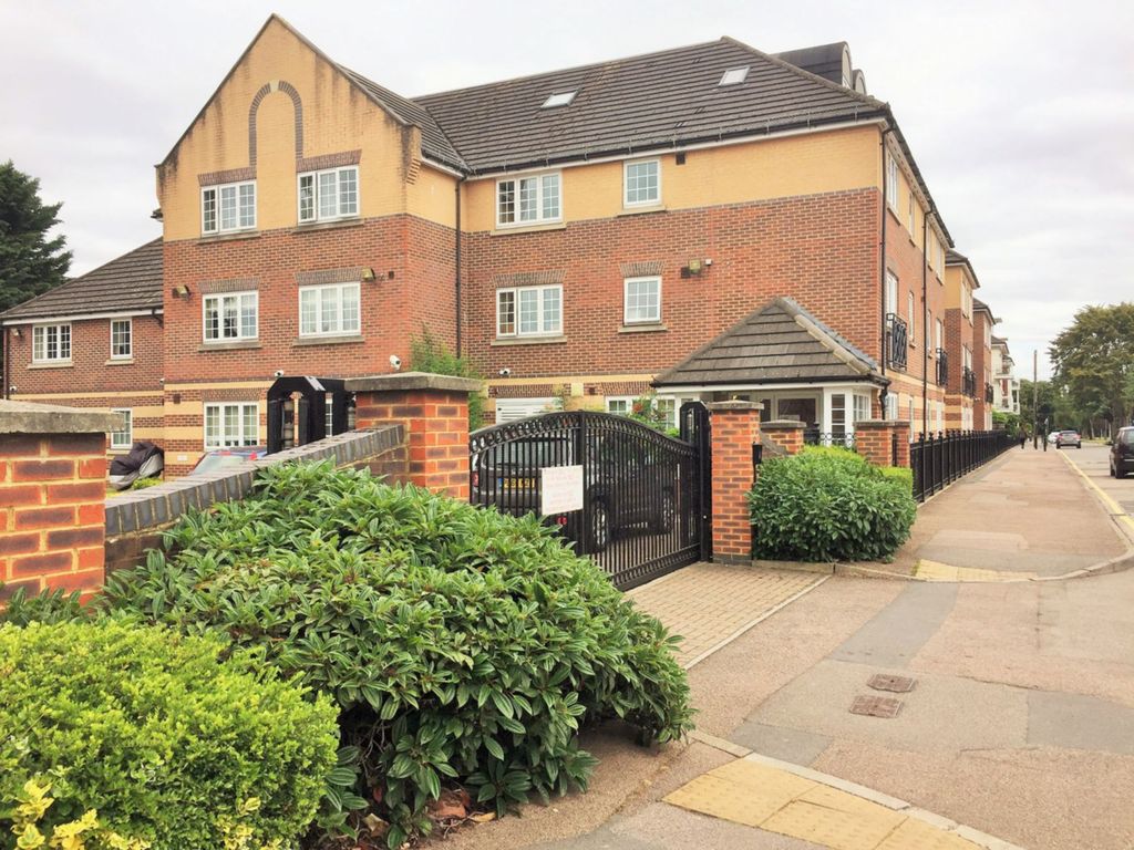 1 bed flat for sale in Cockfosters Road, Cockfosters EN4, £174,999