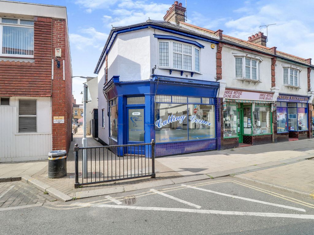 Retail premises for sale in North Street, Rochford SS4, £280,000