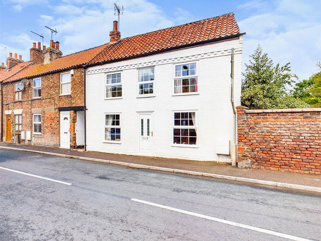 2 bed cottage for sale in Main Street, North Frodingham, Driffield YO25, £220,000
