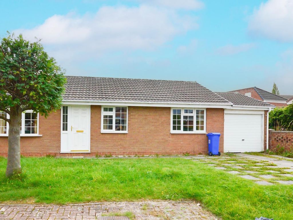 3 bed detached bungalow for sale in Barlby Grove, Sheffield S12, £260,000