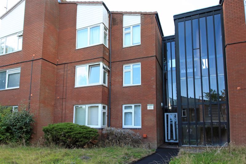1 bed flat for sale in Downton Court, Deercote, Telford TF3, £79,950