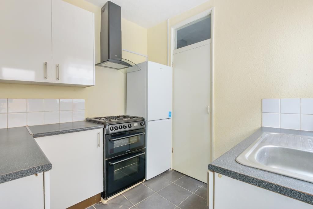 1 bed flat for sale in Caversham RG4,, £200,000