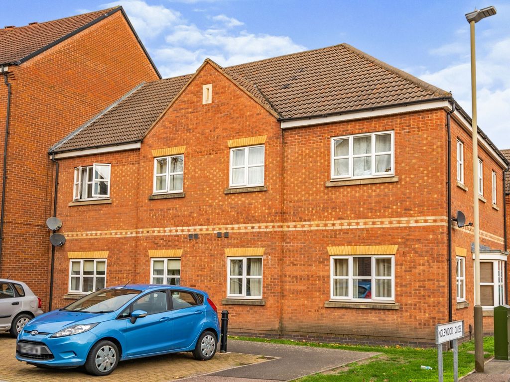 1 bed flat for sale in Englewood Close, Leicester LE4, £120,000