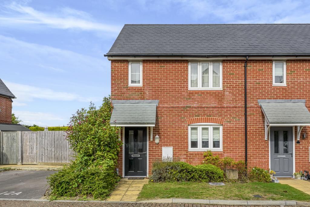 2 bed end terrace house for sale in Goring RG8,, £230,000