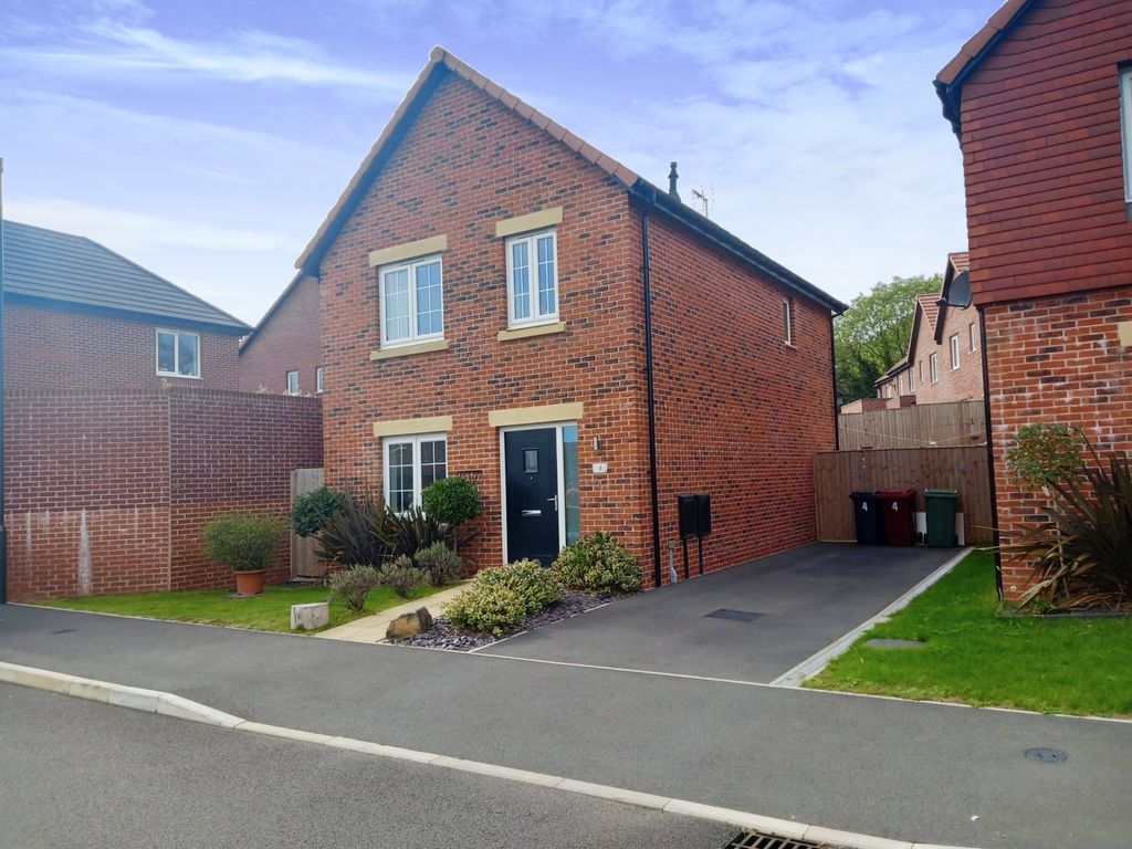 3 bed detached house for sale in Greenwood View, Creswell, Worksop S80, £247,000
