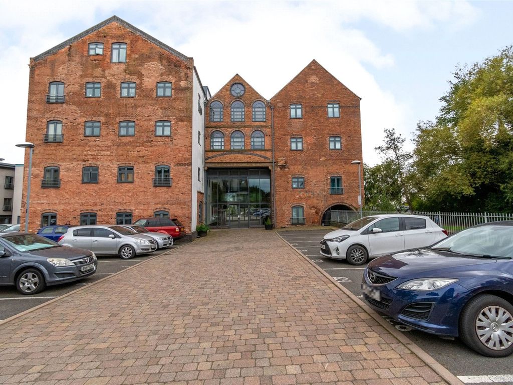 1 bed flat for sale in Wolverhampton Street, Walsall WS2, £80,000