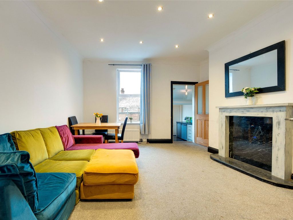 2 bed flat for sale in Robson Street, Low Fell NE9, £120,000