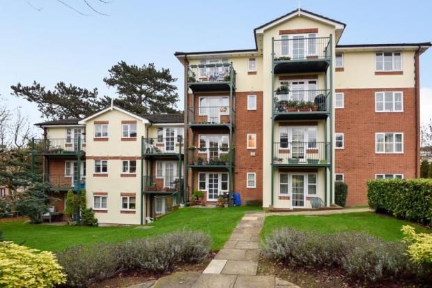 2 bed flat for sale in Alexandra Park, Queen Alexandra Road, High Wycombe HP11, £239,950