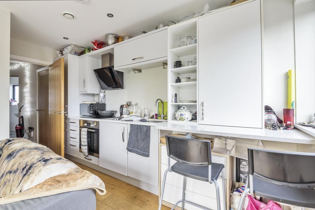 1 bed flat for sale in Reading, Berkshire RG1, £200,000