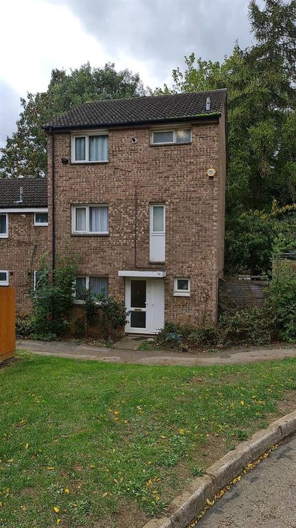 6 bed terraced house for sale in Maidencastle, Abington, Northampton NN3, £274,995