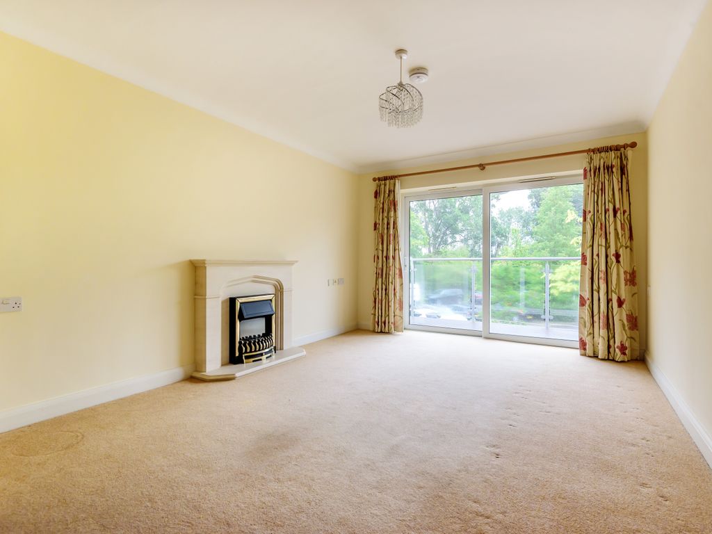 2 bed flat for sale in Shannon Way, Chandler's Ford, Eastleigh SO53, £220,000