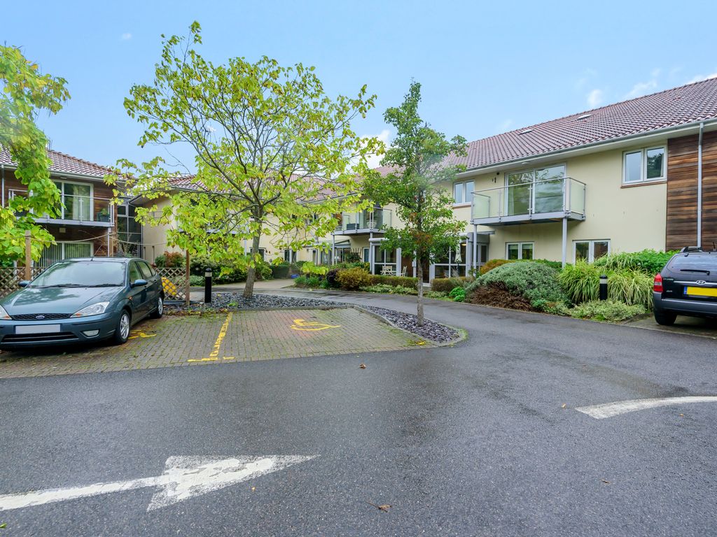 2 bed flat for sale in Shannon Way, Chandler's Ford, Eastleigh SO53, £220,000