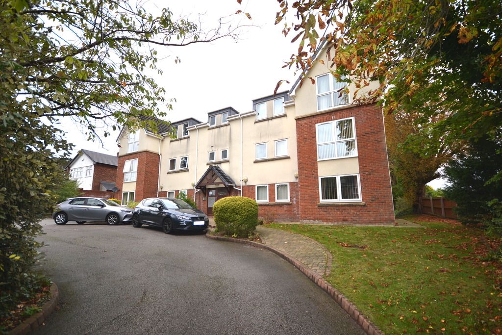 2 bed flat for sale in Well Lane, Wirral CH63, £125,000