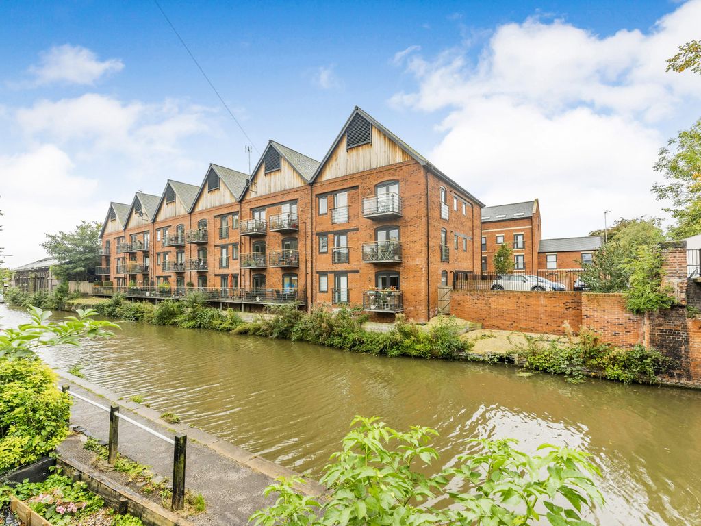 2 bed flat for sale in Upper Cambrian Road, Chester CH1, £250,000
