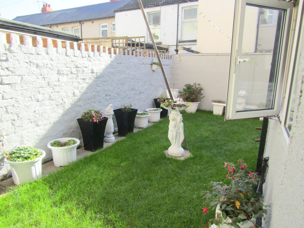 6 bed terraced house for sale in Kinmel Street, Rhyl LL18, £149,950