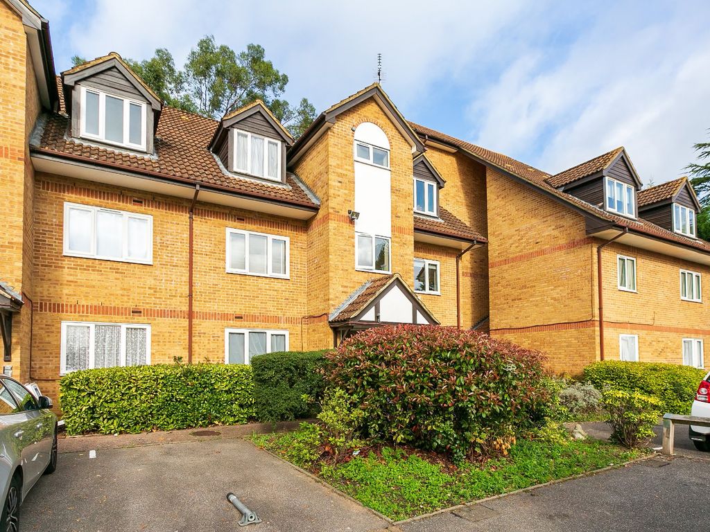 1 bed flat for sale in Rochester Drive, Watford, Hertfordshire WD25, £200,000