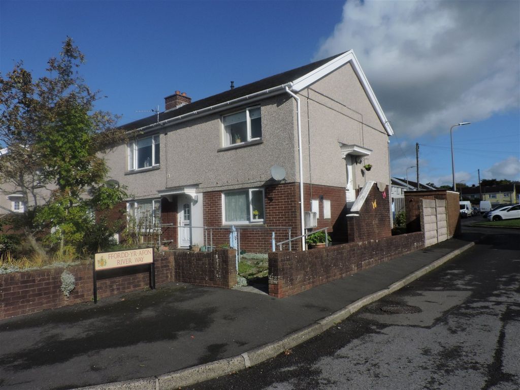 2 bed flat for sale in Riverway, Ammanford SA18, £94,950