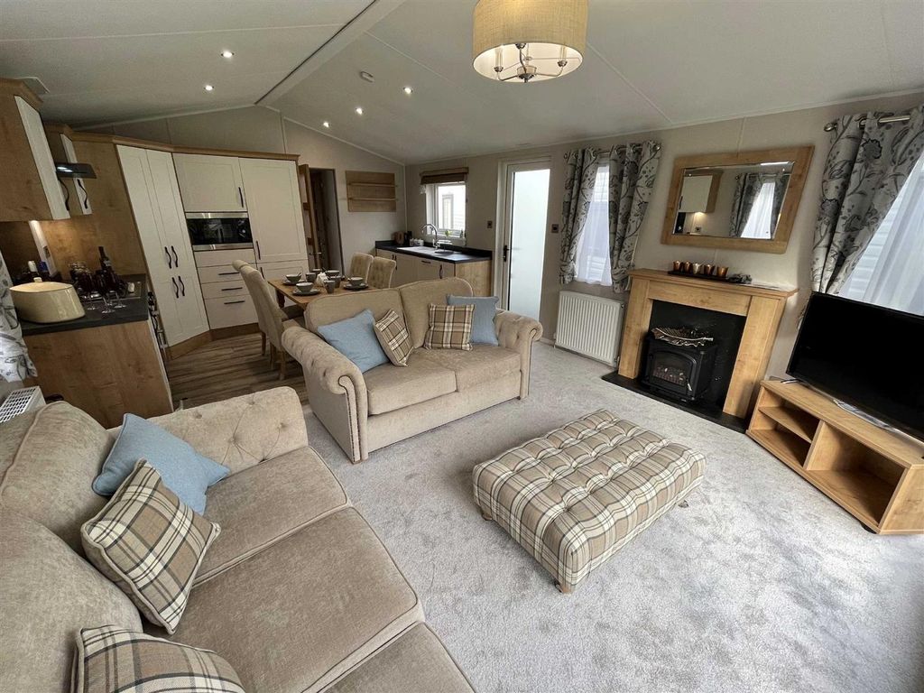 3 bed mobile/park home for sale in Llanrug, Caernarfon LL55, £139,995