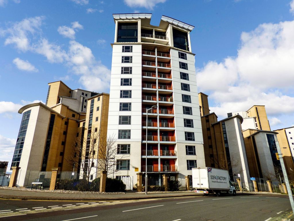 2 bed flat for sale in Mill Road, Gateshead NE8, £170,000