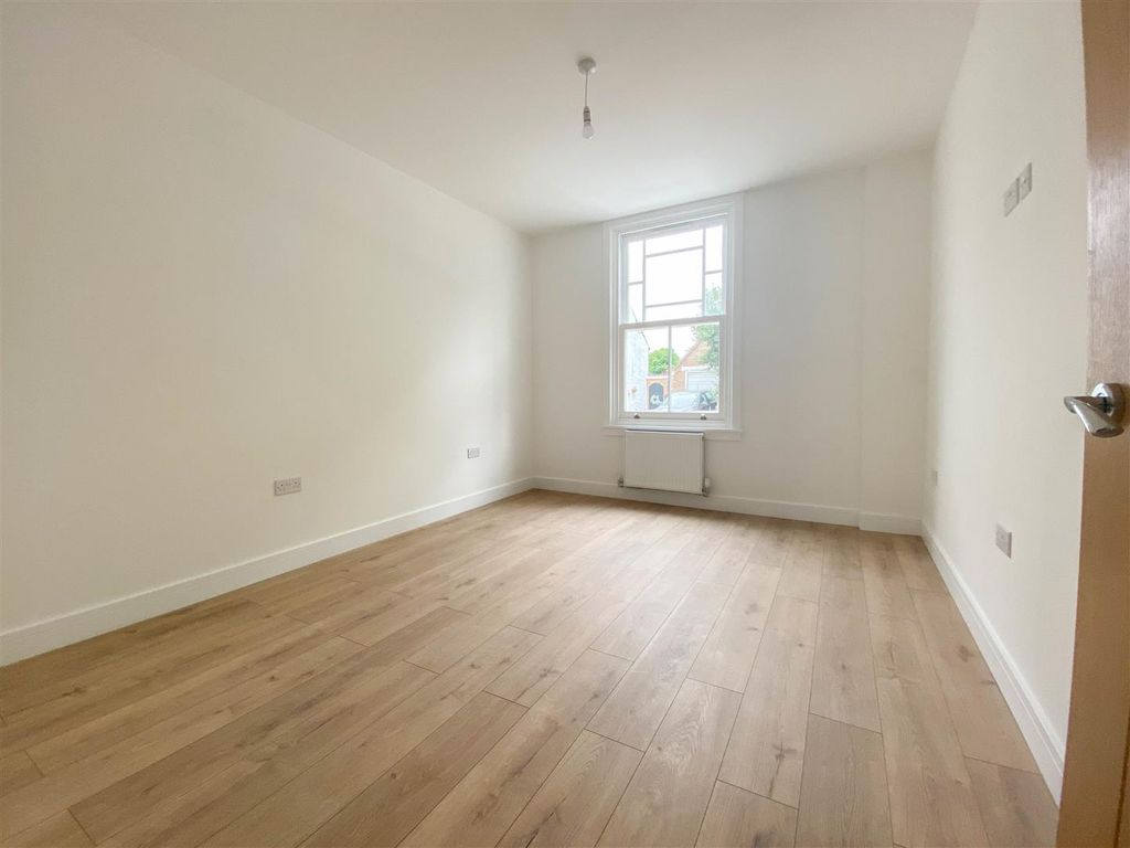 1 bed flat for sale in Station Road, Southminster CM0, £230,000