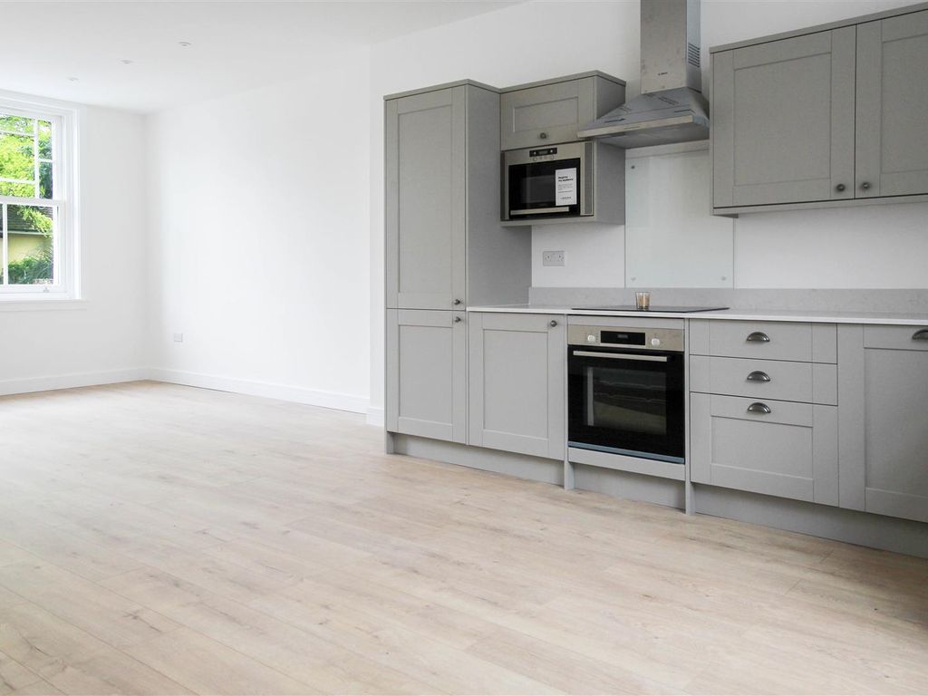 1 bed flat for sale in Station Road, Southminster CM0, £230,000