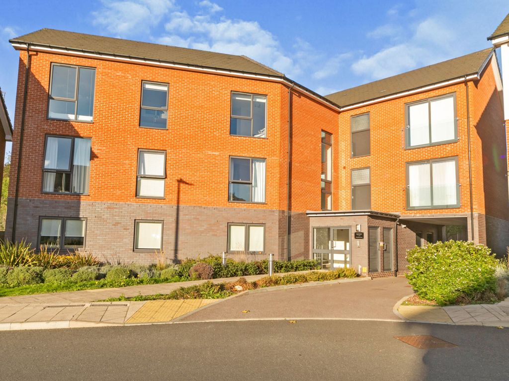 1 bed flat for sale in 39 Greenham Avenue, Reading RG2, £217,500