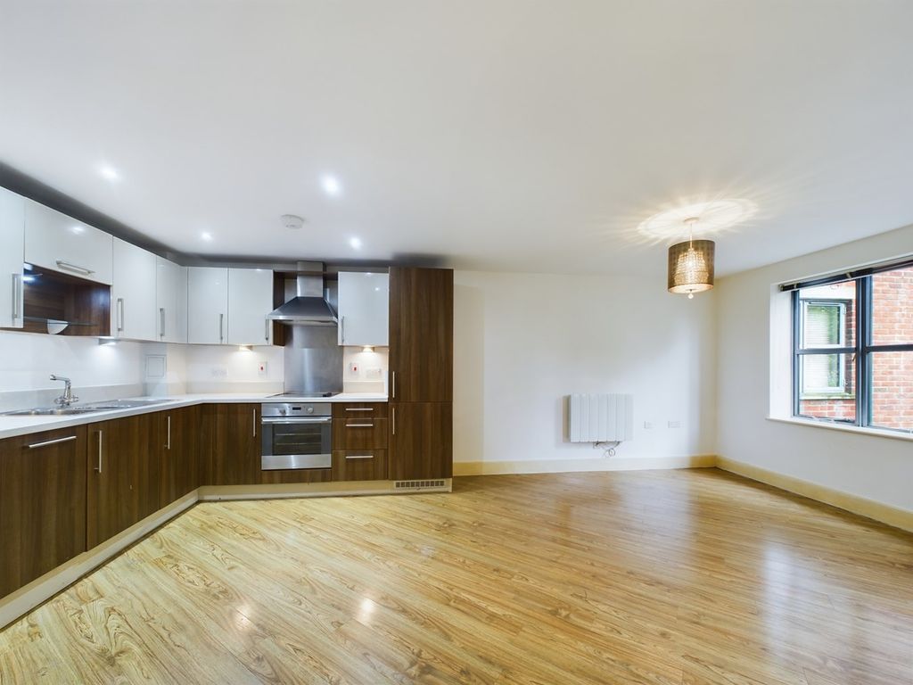 2 bed flat for sale in Coopers Yard, Hitchin SG5, £275,000