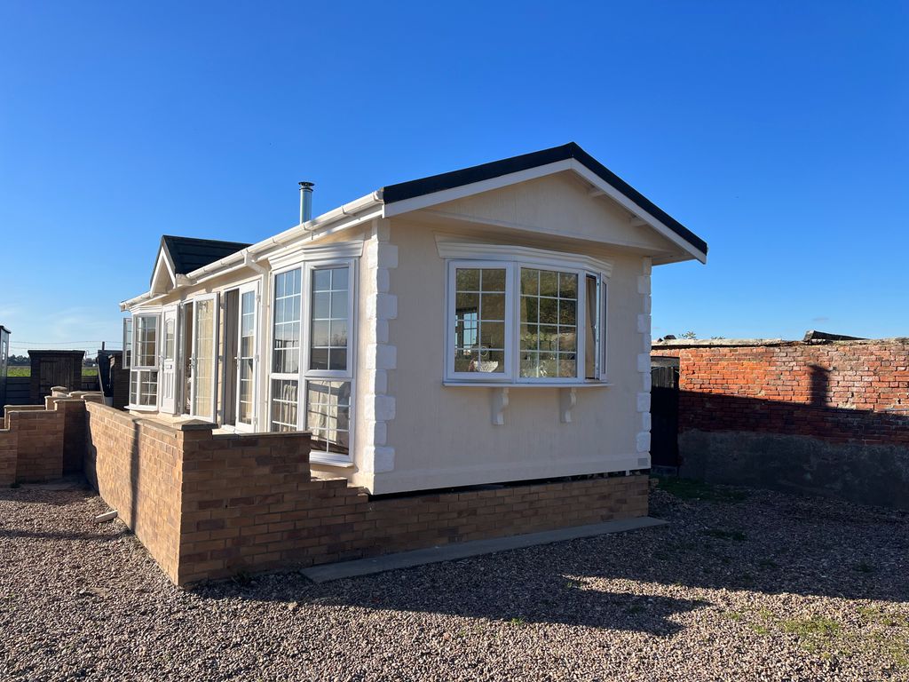 2 bed mobile/park home for sale in Lineside, Amber Hill, Boston, Lincs PE20, £54,950