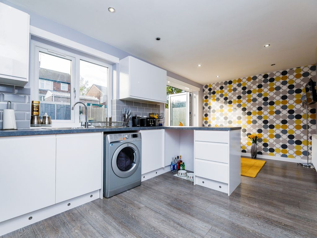 3 bed semi-detached house for sale in Potter Hill Lane, Sheffield S35, £200,000