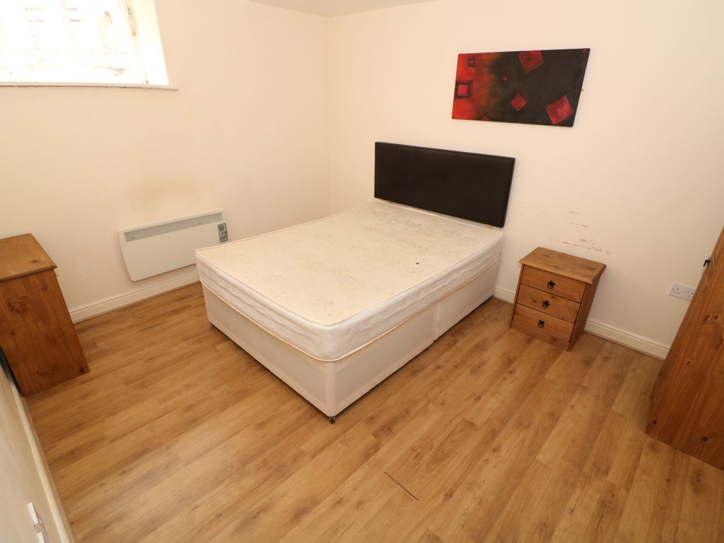 1 bed flat for sale in 5, Upper Millergate, Bradford BD1, £40,000
