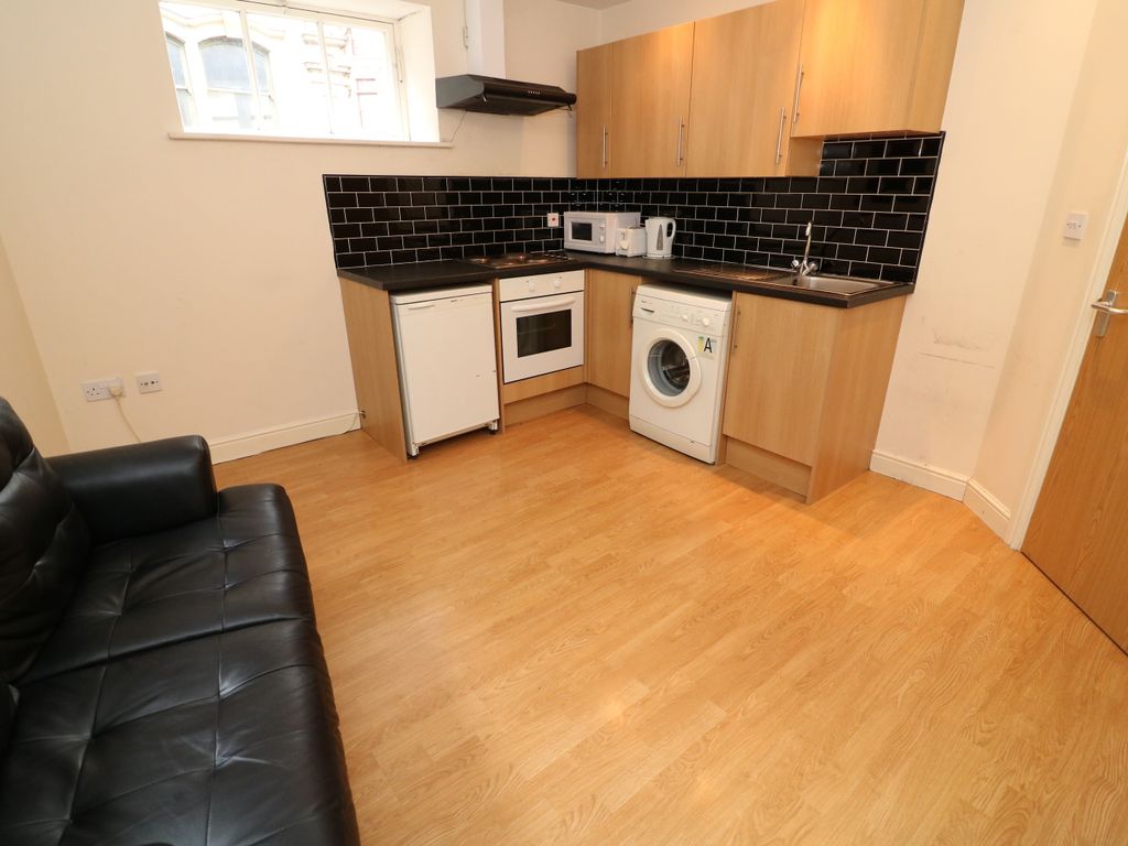 1 bed flat for sale in 5, Upper Millergate, Bradford BD1, £40,000
