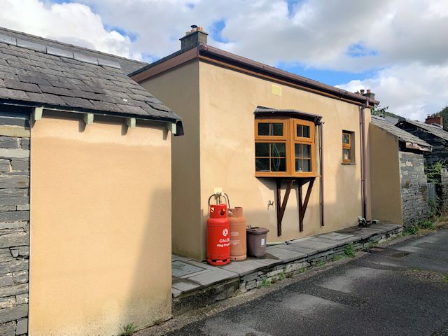 2 bed terraced bungalow for sale in Llanegryn Street, Abergynolwyn LL36, £169,000