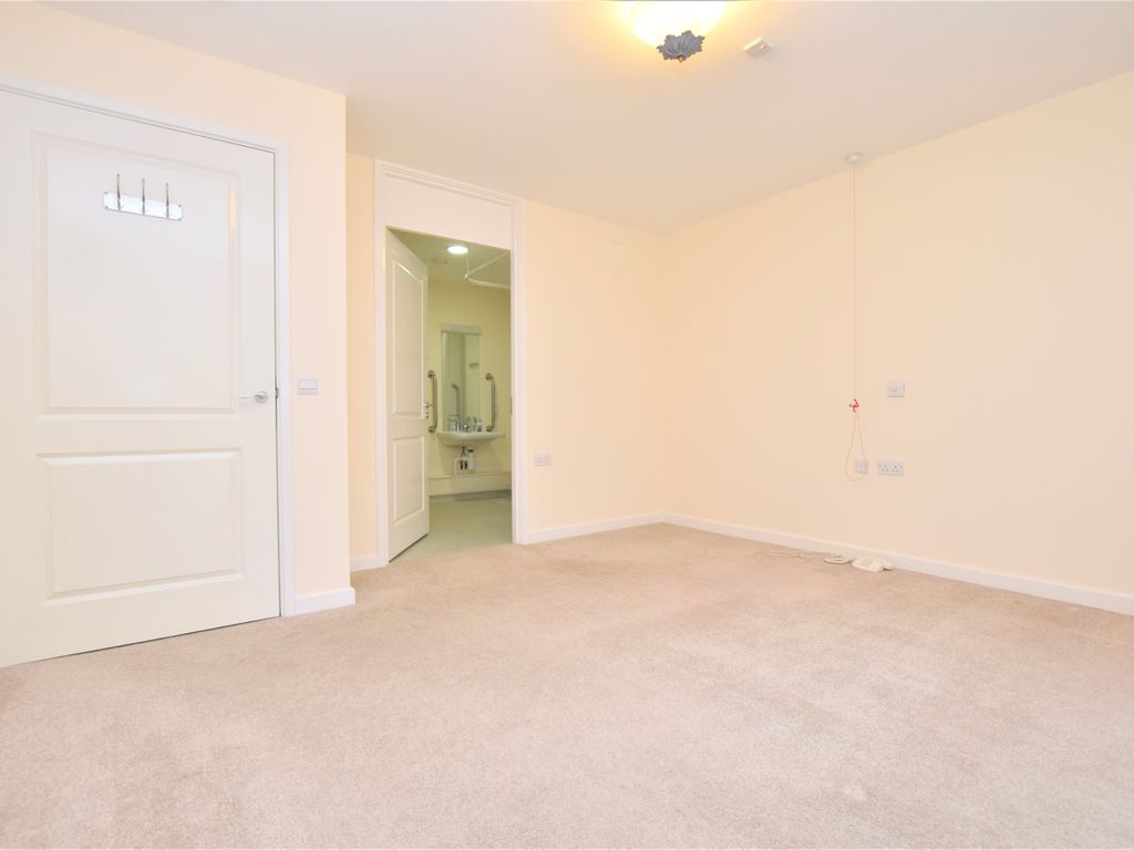 1 bed property for sale in Brookside, Huntingdon PE29, £130,000