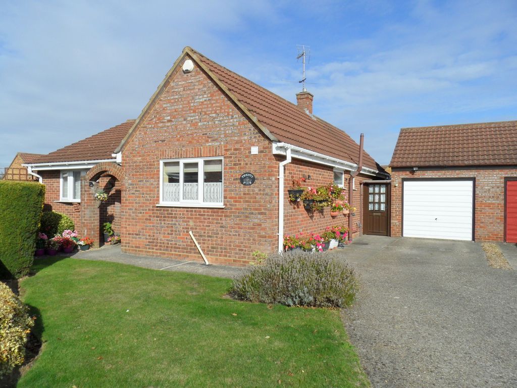 2 bed detached bungalow for sale in Longdon Close, Sutton Bridge, Spalding, Lincolnshire PE12, £260,000