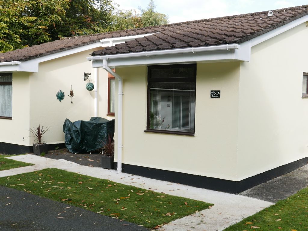 3 bed detached bungalow for sale in Rosecraddoc Lodge Holiday Bungalows, Liskeard, Cornwall PL14, £70,000